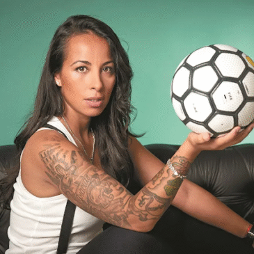 Evelina Cabrera: la voz que abrió espacios para el fútbol femenino en Argentina