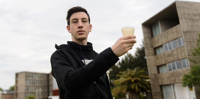 Joven argentino crea vasos que desaparecen en 14 días