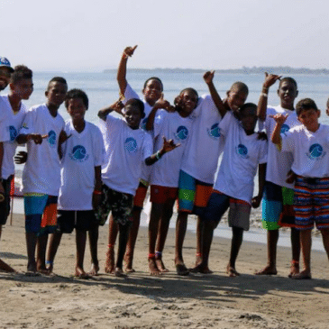 Amigos del Mar: surf, escuela y esperanza en Cartagena, Colombia